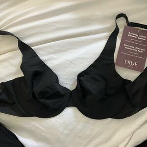 True & Co True Body Unlined Ultimate Coverage - Buttery soft 32C NWT Black Bra